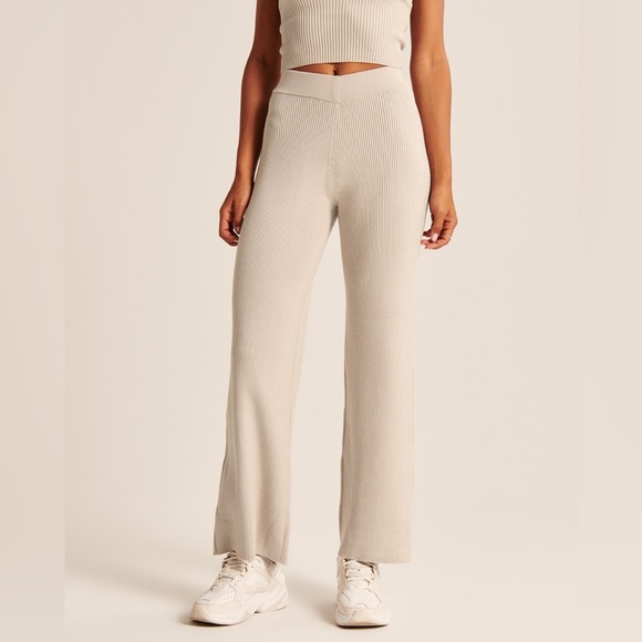 Abercrombie & Fitch Pants - Abercrombie & Fitch 90s straight leg knit pant